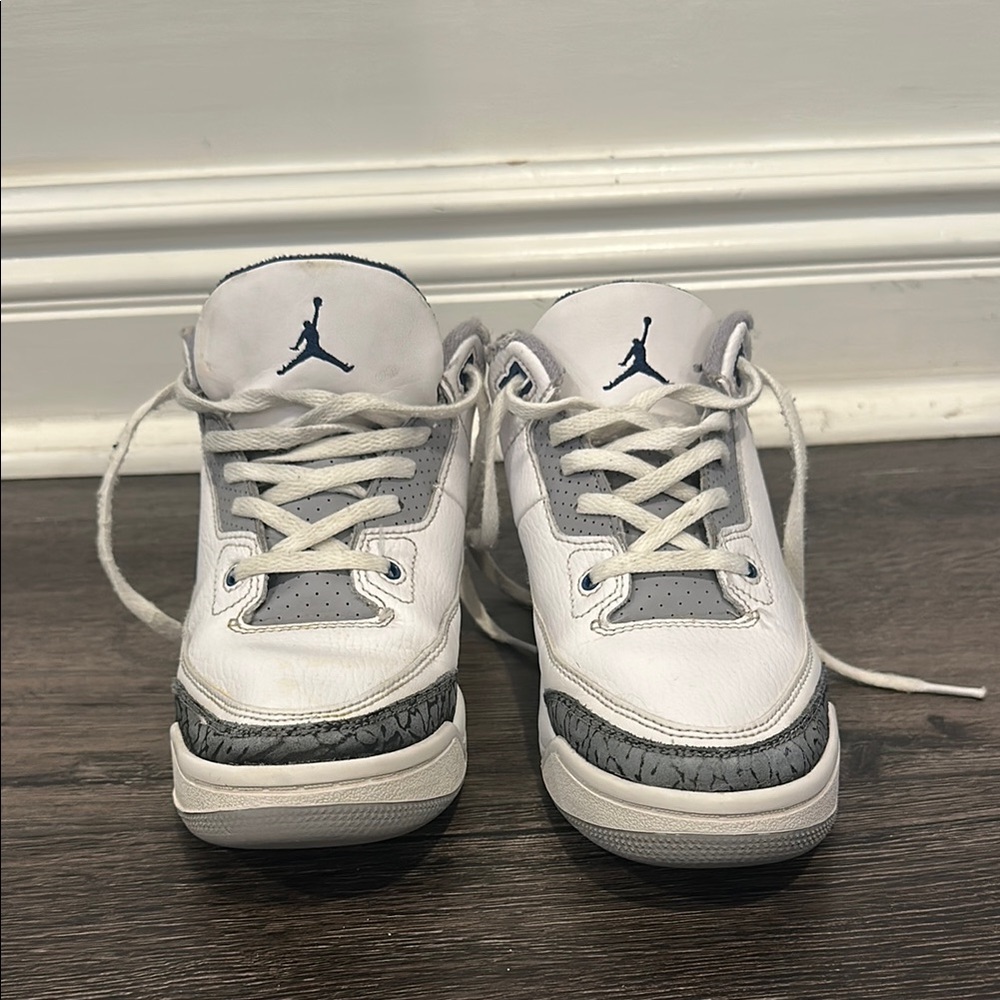 Jordan White and Gray Sneakers Iconic Low-Top Style